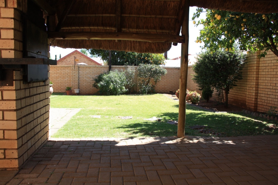 3 Bedroom Property for Sale in Langenhovenpark Free State